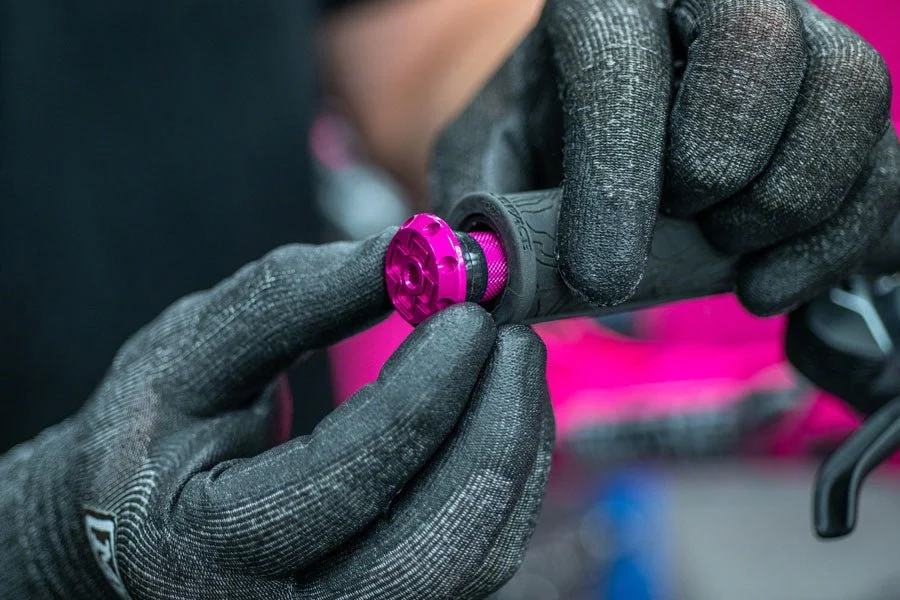 Muc-Off Stealth Tubeless Puncture Plugs Tire Repair Kit - Bar-End Mount - Iridescent - Pair - Image 4