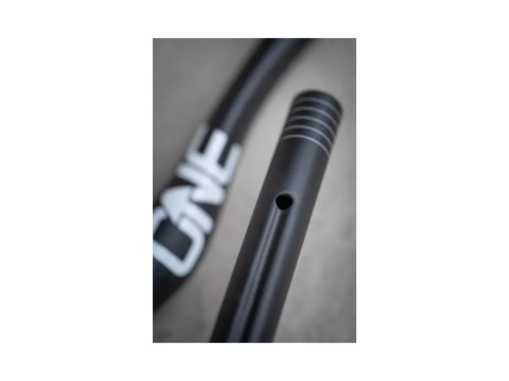 OneUp Components E-Bar Carbon Handlebar - 35mm Rise - 35mm Diamater - Image 4
